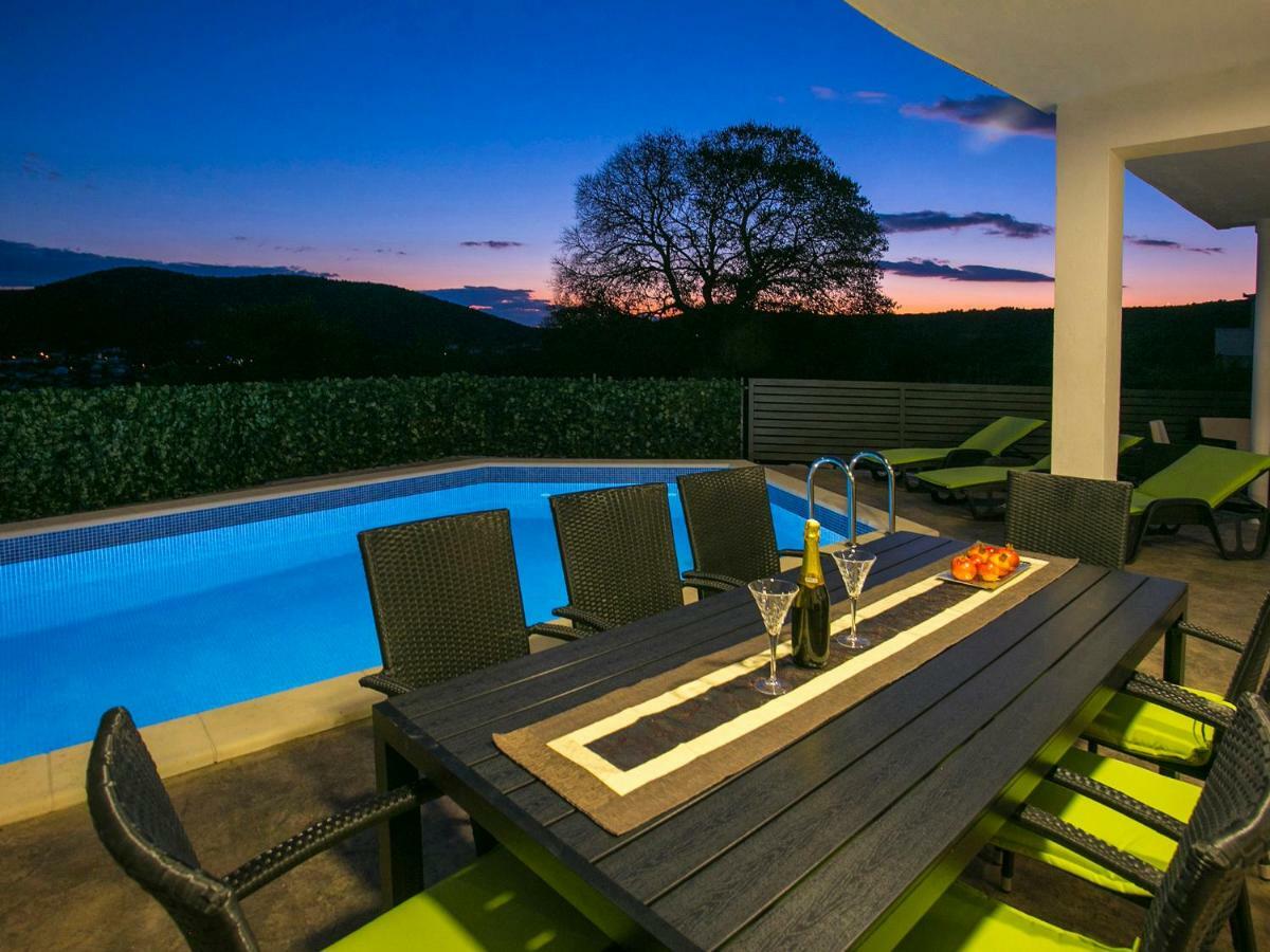 Villa Croatia Sea View With Heated Pool Vinišće Eksteriør billede