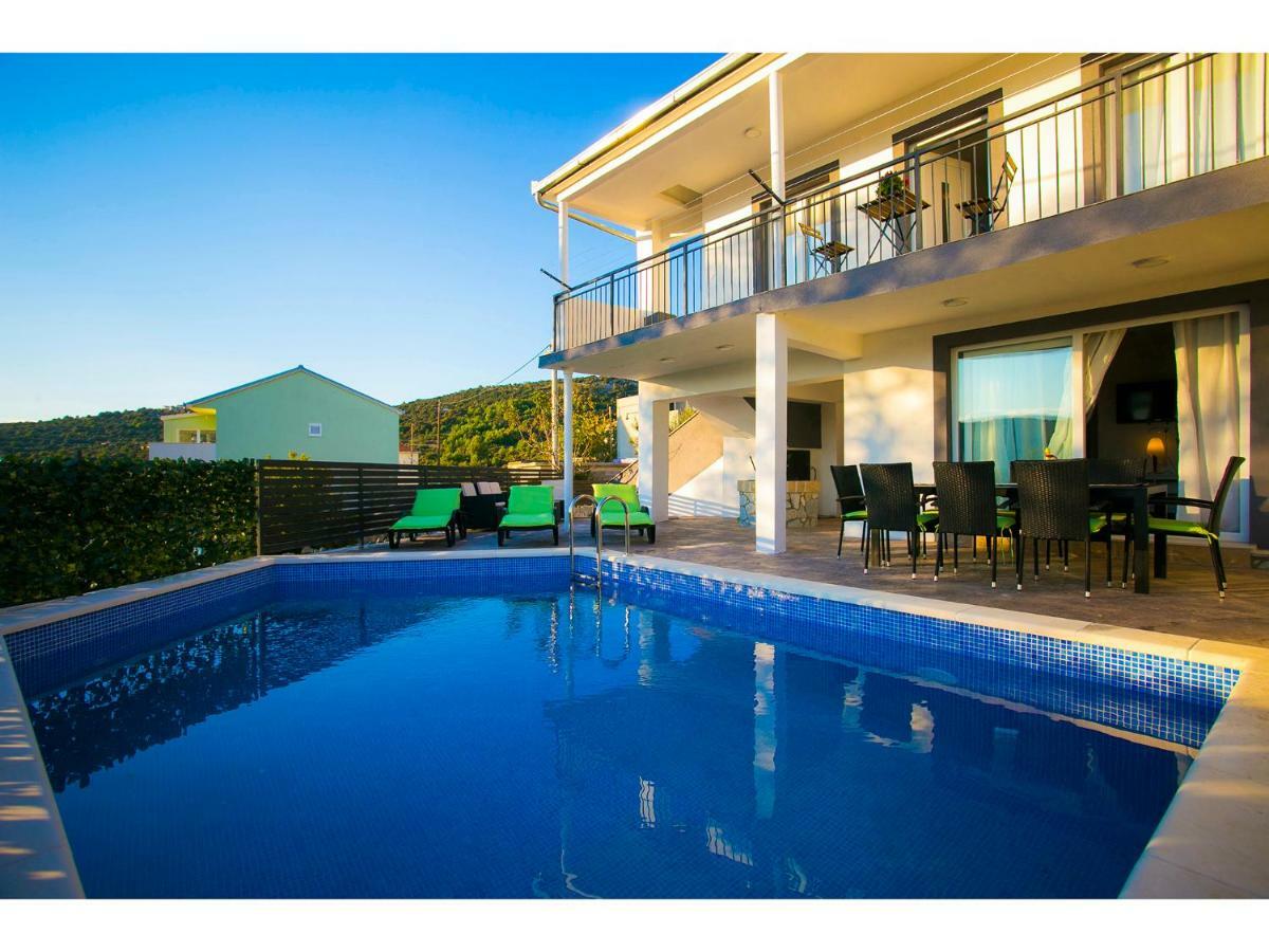 Villa Croatia Sea View With Heated Pool Vinišće Eksteriør billede