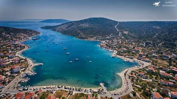 Villa Croatia Sea View With Heated Pool Vinišće Eksteriør billede